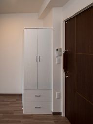 シンプルな居室のクローゼット