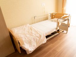 落ち着いた色合いの居室