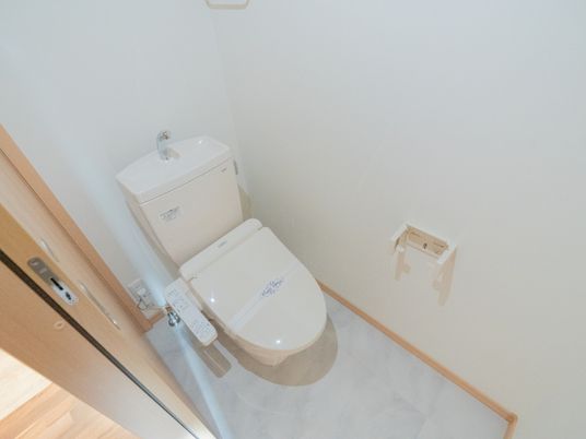 清潔なトイレ設備  