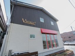 木のぬくもりを感じる外観