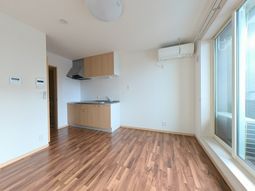 明るい自然光の居室