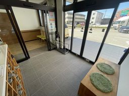 明るいエントランス