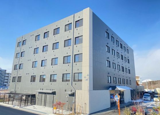 新しい建物の外観