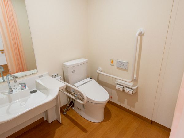 バリアフリーなトイレ空間