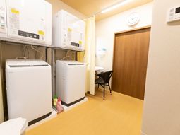 洗濯機と乾燥機の設備