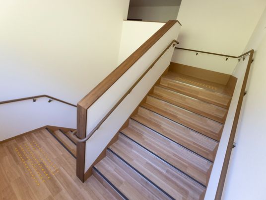 案内用のきれいな階段