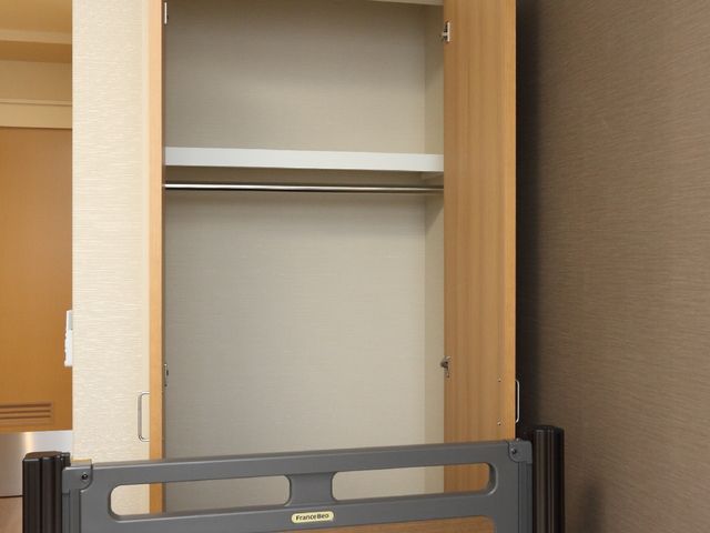 洋室のクローゼット空間 クローゼット完備 ゆとりのある洋室には、収納しやすいクローゼットが備えられ、生活に必要な物品をすっきりと整理できます。