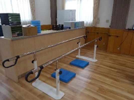 明るい床の部屋