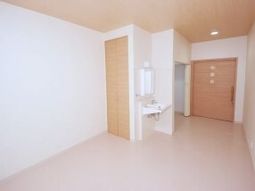 清潔感あふれる居室空間