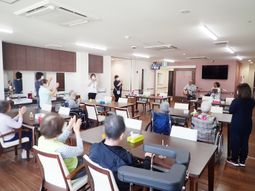 活気ある共有スペース