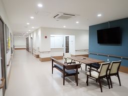 広々とした綺麗な廊下