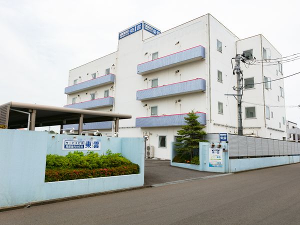 清潔感のある白い建物