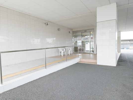 バリアフリーのエントランス