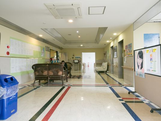 廊下の華やかな情景