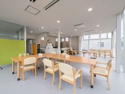 明るいダイニングスペース