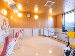 バリアフリーの浴室設備
