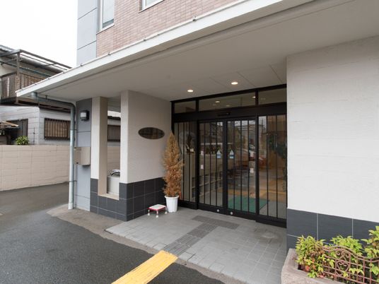 清潔なエントランス風景