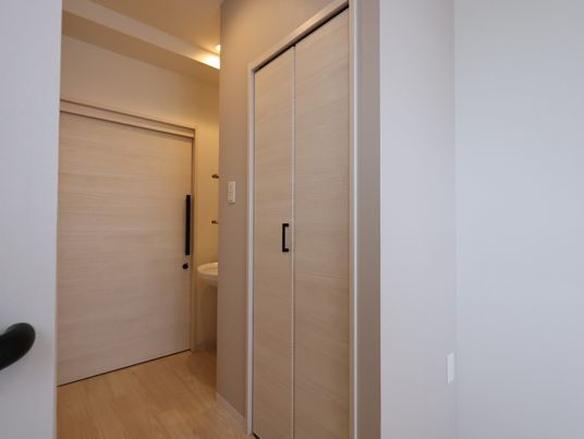 清潔なトイレの扉