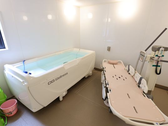 快適な入浴設備が整った浴室