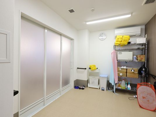 整然とした室内の状況