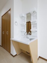 清潔な洗面台の上空撮