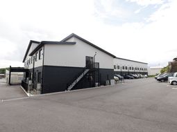 モダンな建物の外観