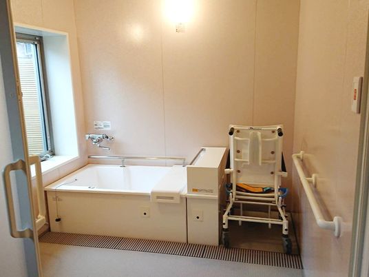 介助浴室  
