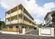 3階建ての建物外観