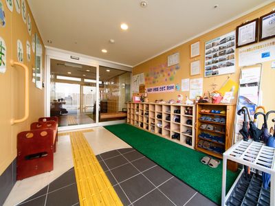 エントランスの明るい様子