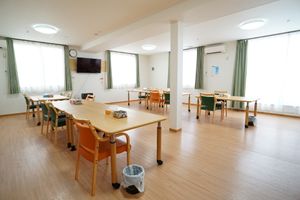 広々とした共用ダイニング