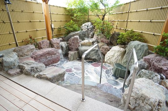 中庭の石造り風景