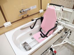 バリアフリー対応の浴室