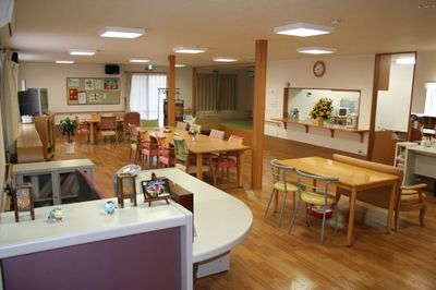 広々としたダイニングルーム