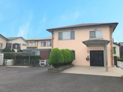 ナチュラルな建物の外観