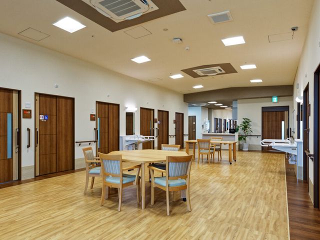 広々とした廊下 廊下 明るい空間の広々とした廊下です。開放感があり、快適に移動することができます。