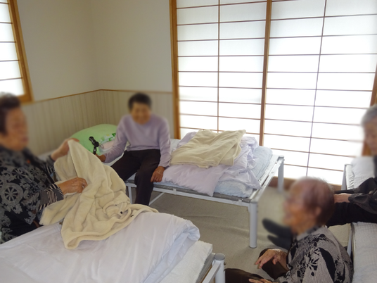 窓際の和室