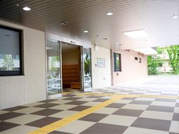 エントランス正面の様子