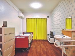 明るい居室の一角