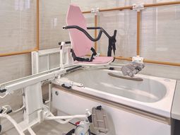 機能的な介護用浴槽