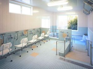 快適設計のバリアフリー浴室