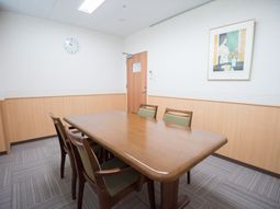 落ち着いた会議室