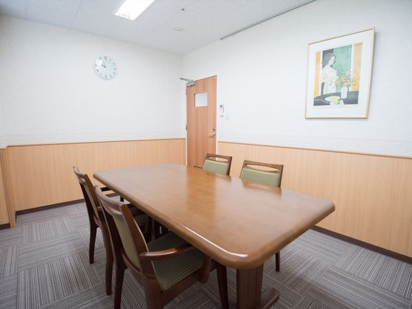 落ち着いた会議室