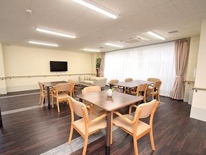 清潔感あるダイニングスペース