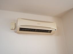 部屋のエアコン
