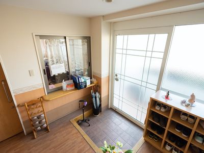 明るい居室の一角