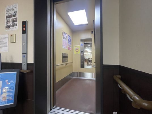 エレベーター内の様子