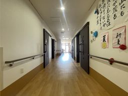 温かみある廊下