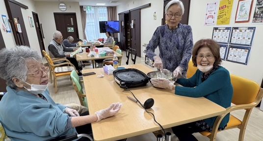 楽しいクッキングの様子