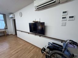 利用者用の車椅子がある部屋