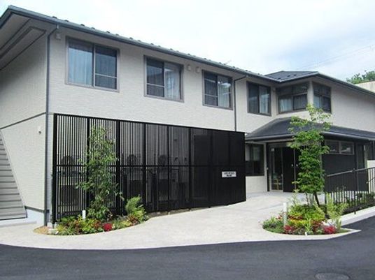 施設の清潔な外観